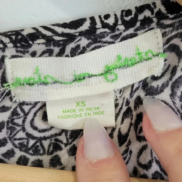 Anthropologie Staring at Stars brand - back & white Ethnic print tank - XSmall - Picture 2 of 3